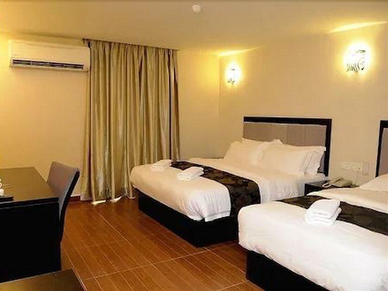 Kk Waterfront Hotel Kota Kinabalu Exteriör bild