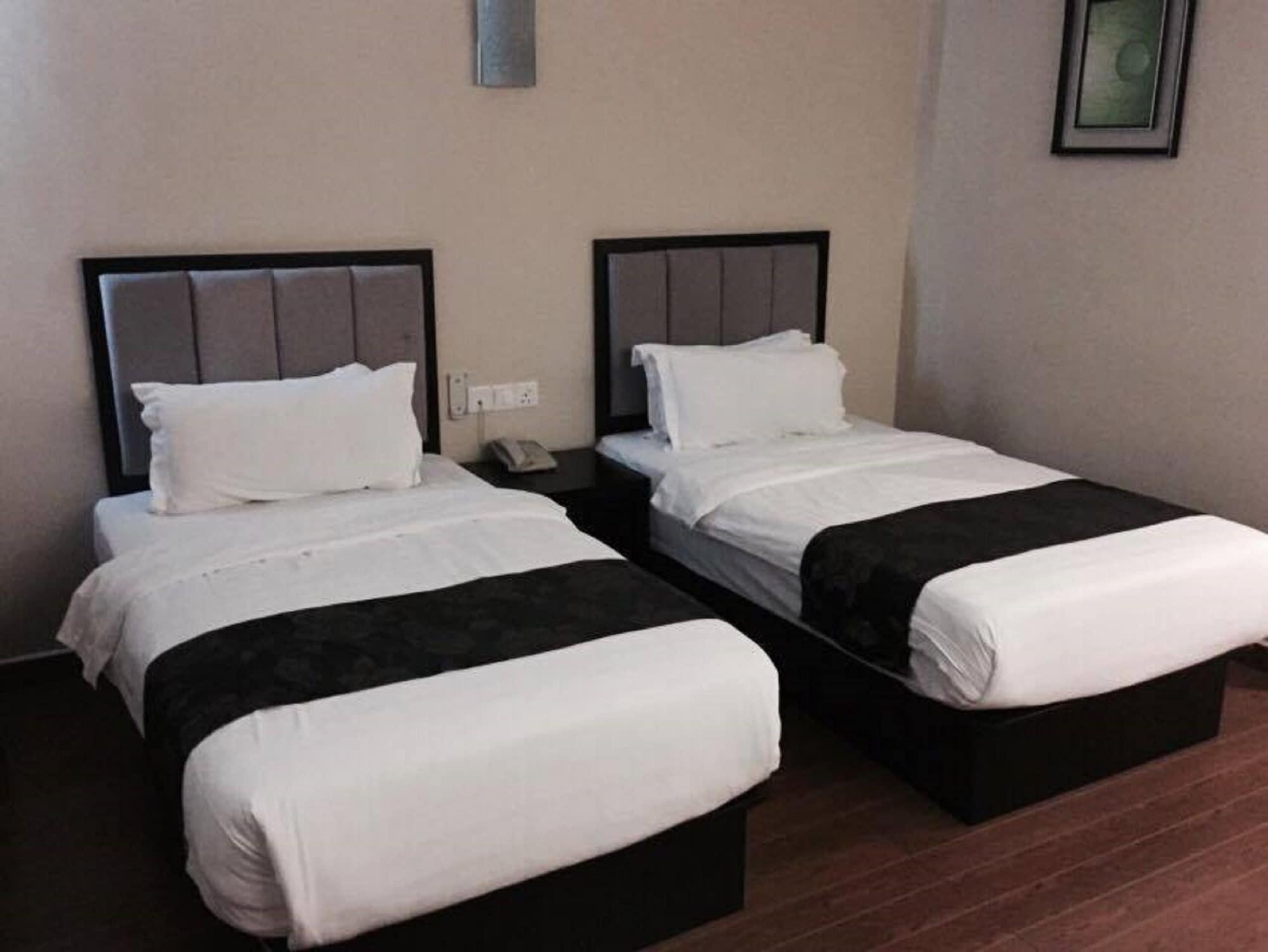 Kk Waterfront Hotel Kota Kinabalu Exteriör bild