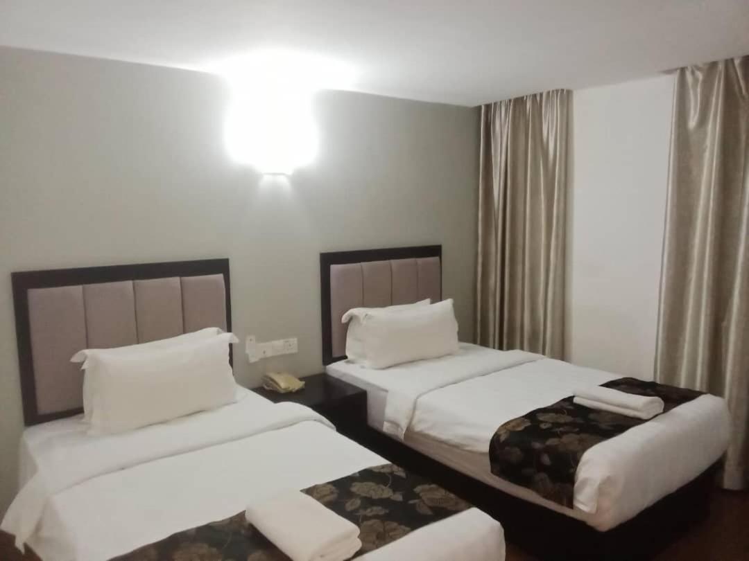 Kk Waterfront Hotel Kota Kinabalu Exteriör bild