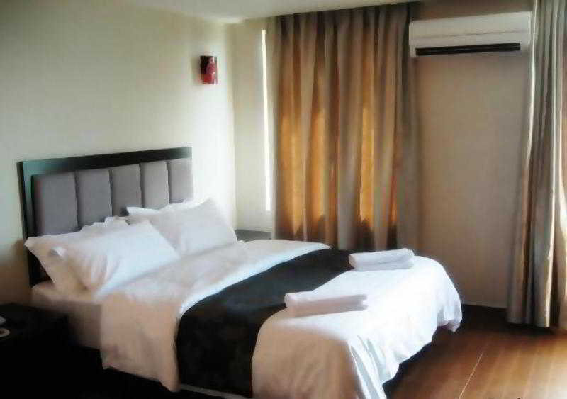 Kk Waterfront Hotel Kota Kinabalu Exteriör bild