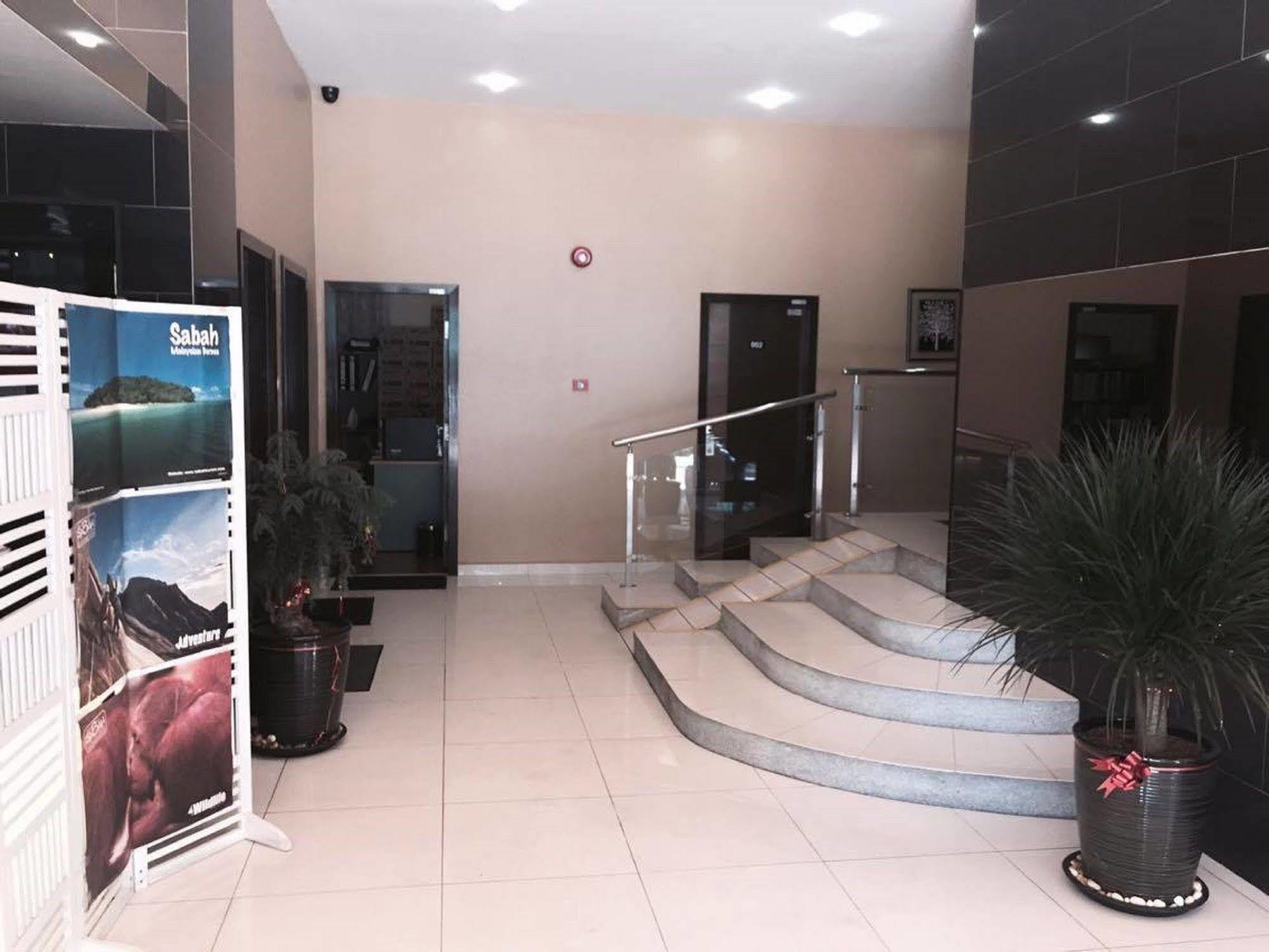Kk Waterfront Hotel Kota Kinabalu Exteriör bild